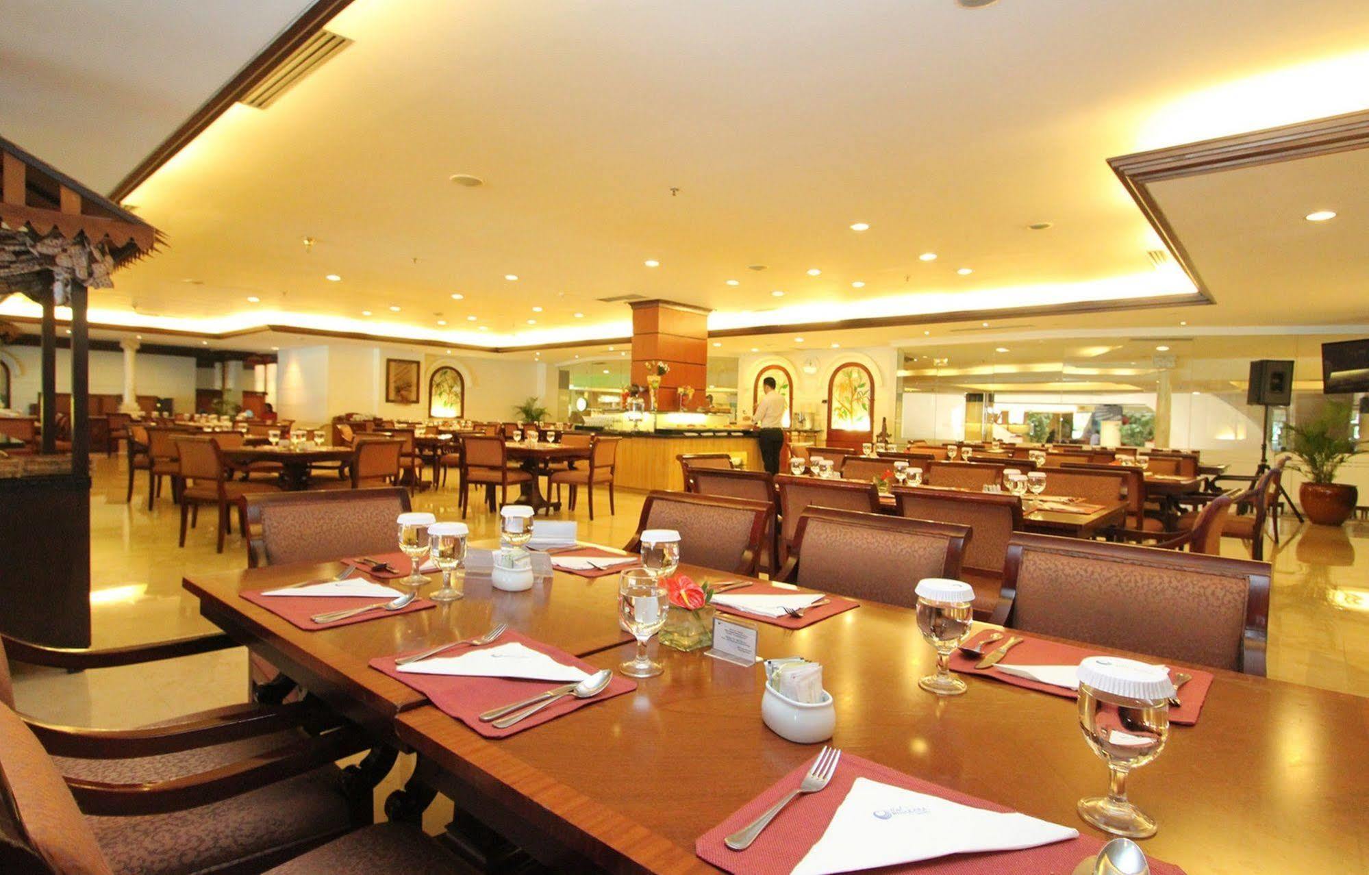 Hotel Bidakara Jakarta Eksteriør billede
